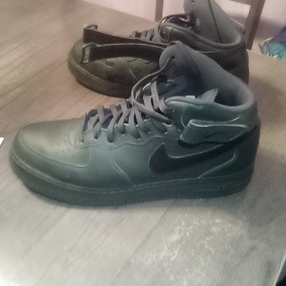 Men's shoes